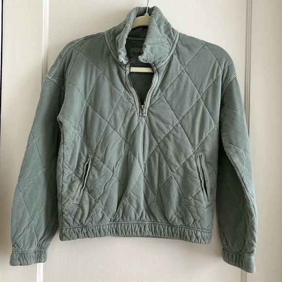 Abercrombie Soft Garment Dyed Sage Green Quilted Cropped Zip Neck Sweatshirt - Picture 3 of 10